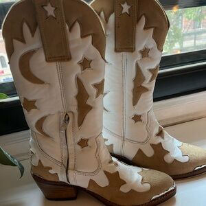 Wandering Coyote x Rue De Seine boots🌙